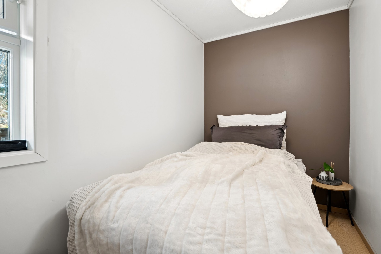 Det andre soverommet er også innredet i elegante farger. Galleribilde