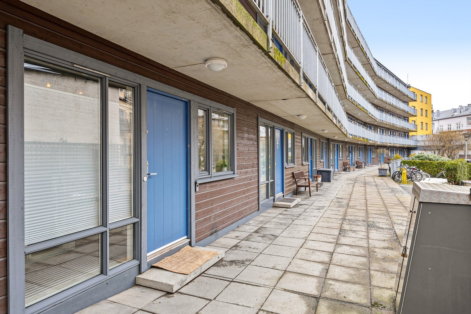 Leiligheten har trappefri adkomst via lukket område. Galleribilde