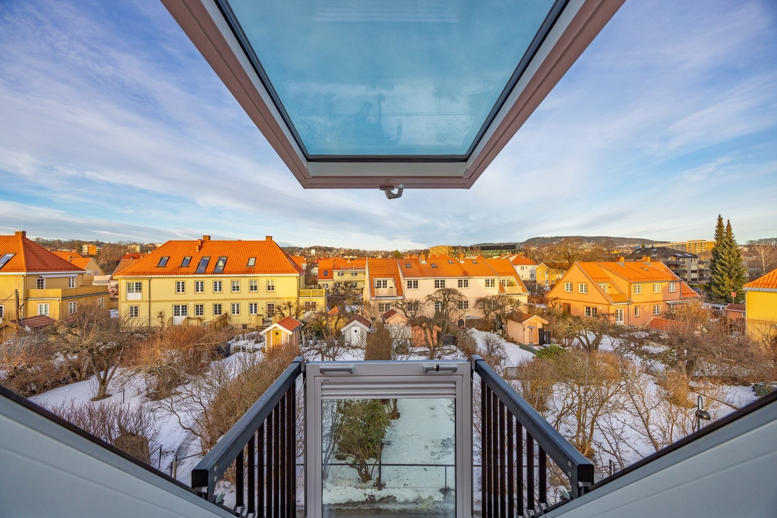 Begge takvinduene kan løftes ut. Galleribilde