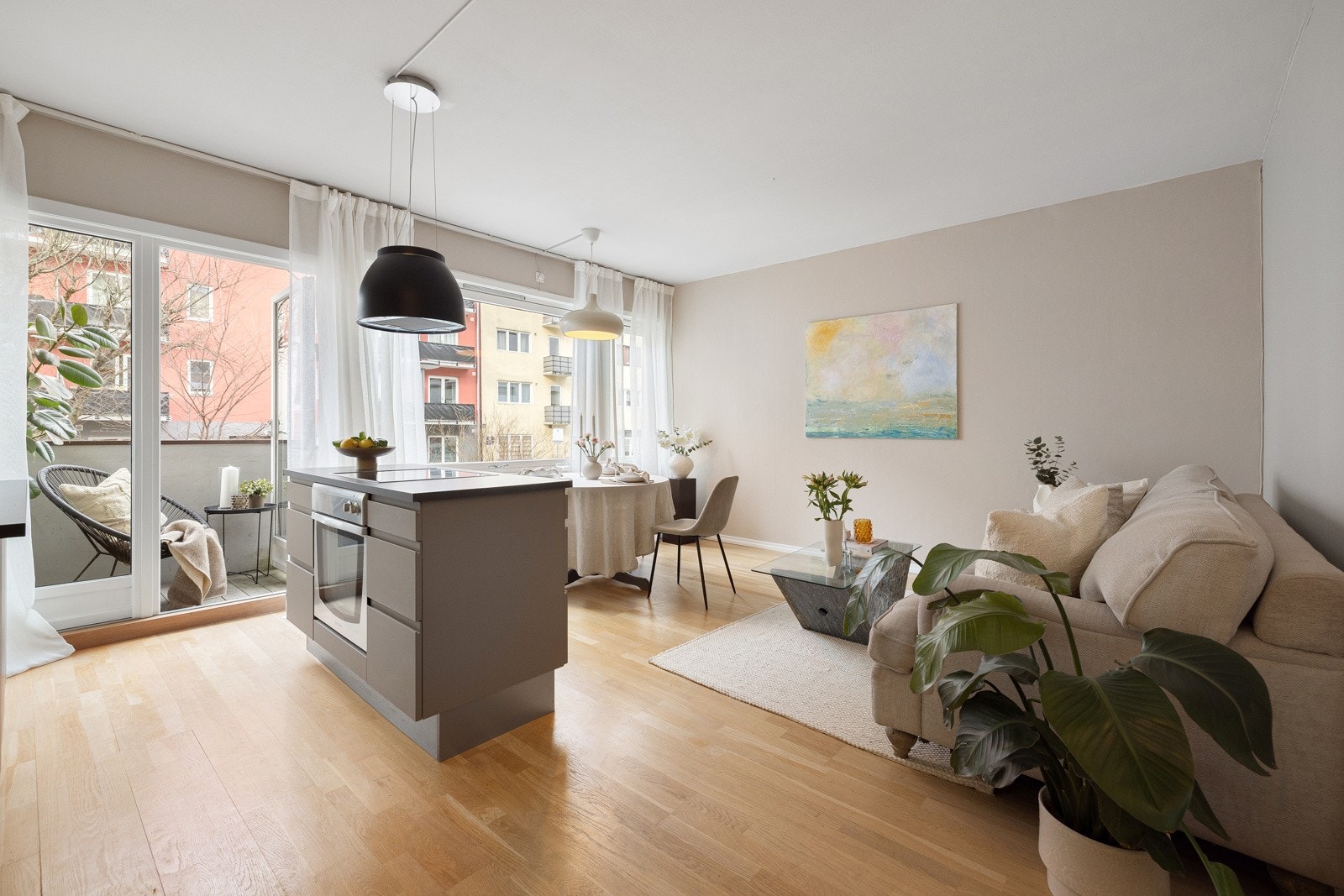 En lekker 2-roms leilighet med ettertraktet beliggenhet i den roligste delen av Jacob Aalls gate. Galleribilde