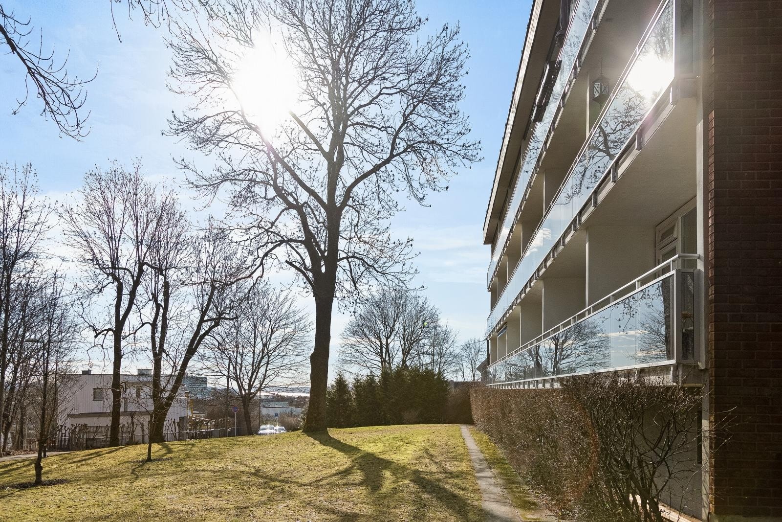 Populært og sentralt boligområde på Vinderen, med kort vei både til byen og marka. Galleribilde