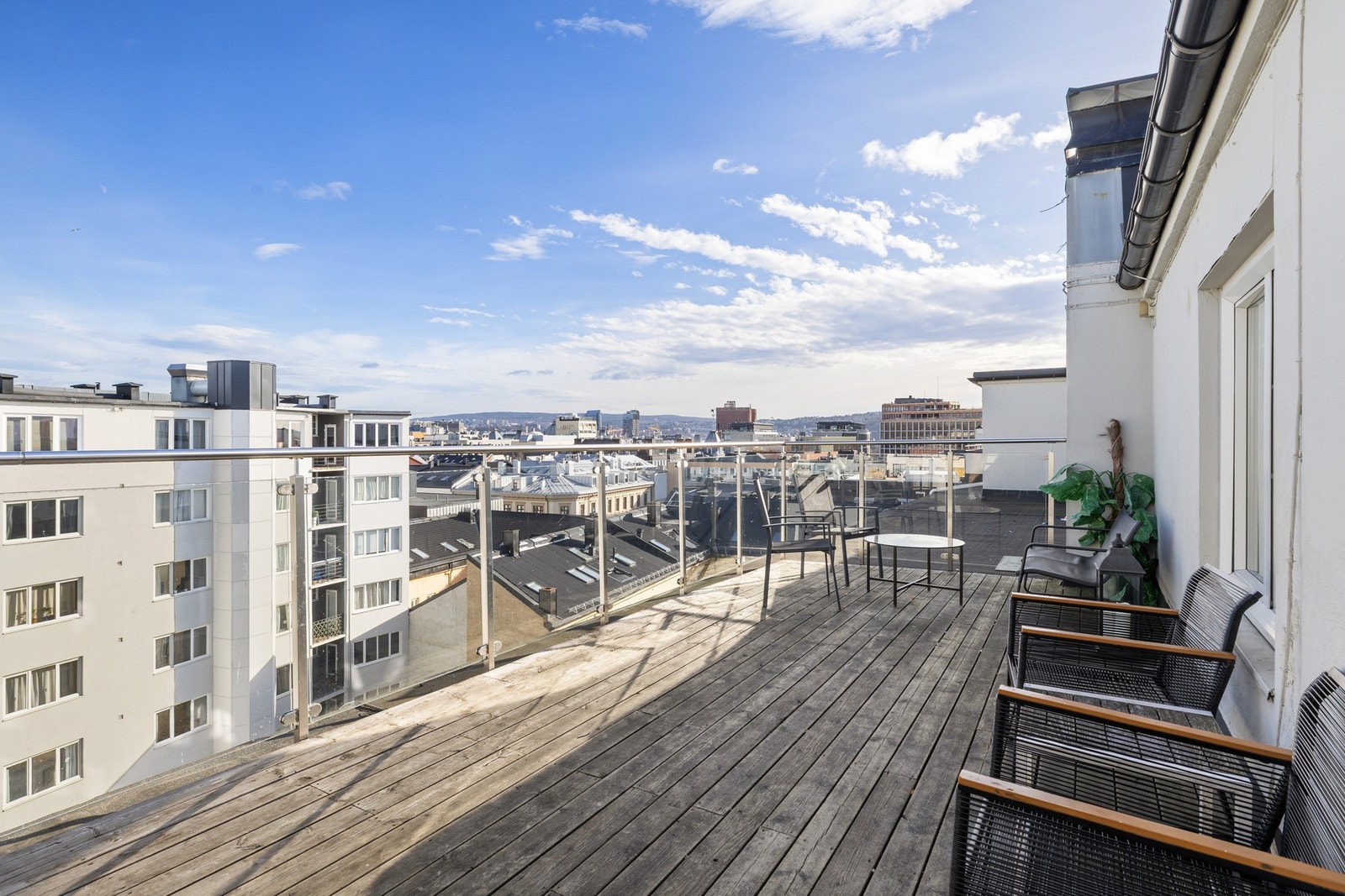 Veldrevet sameie med stor felles takterrasse. Galleribilde