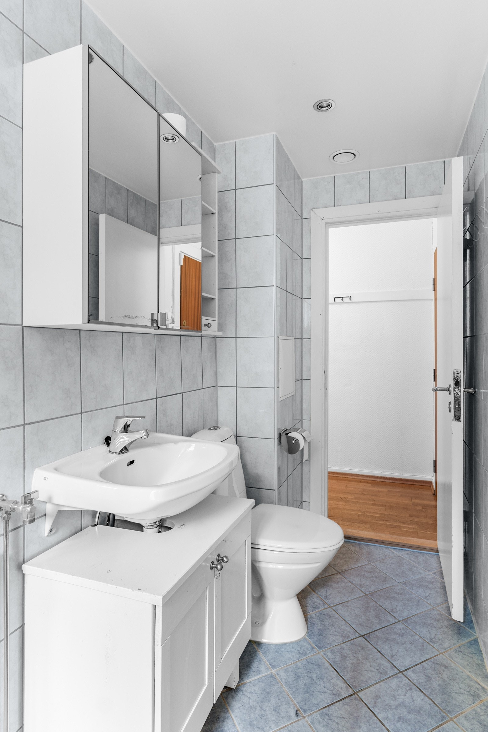 Det er varme i baderomsgulvet. Galleribilde