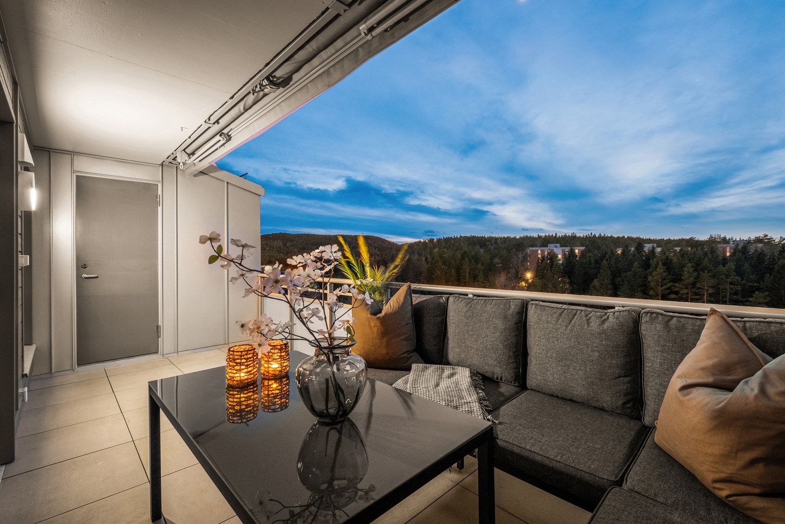 Praktisk utebod på 3 m² + kjellerbod på ca. 4m². Galleribilde