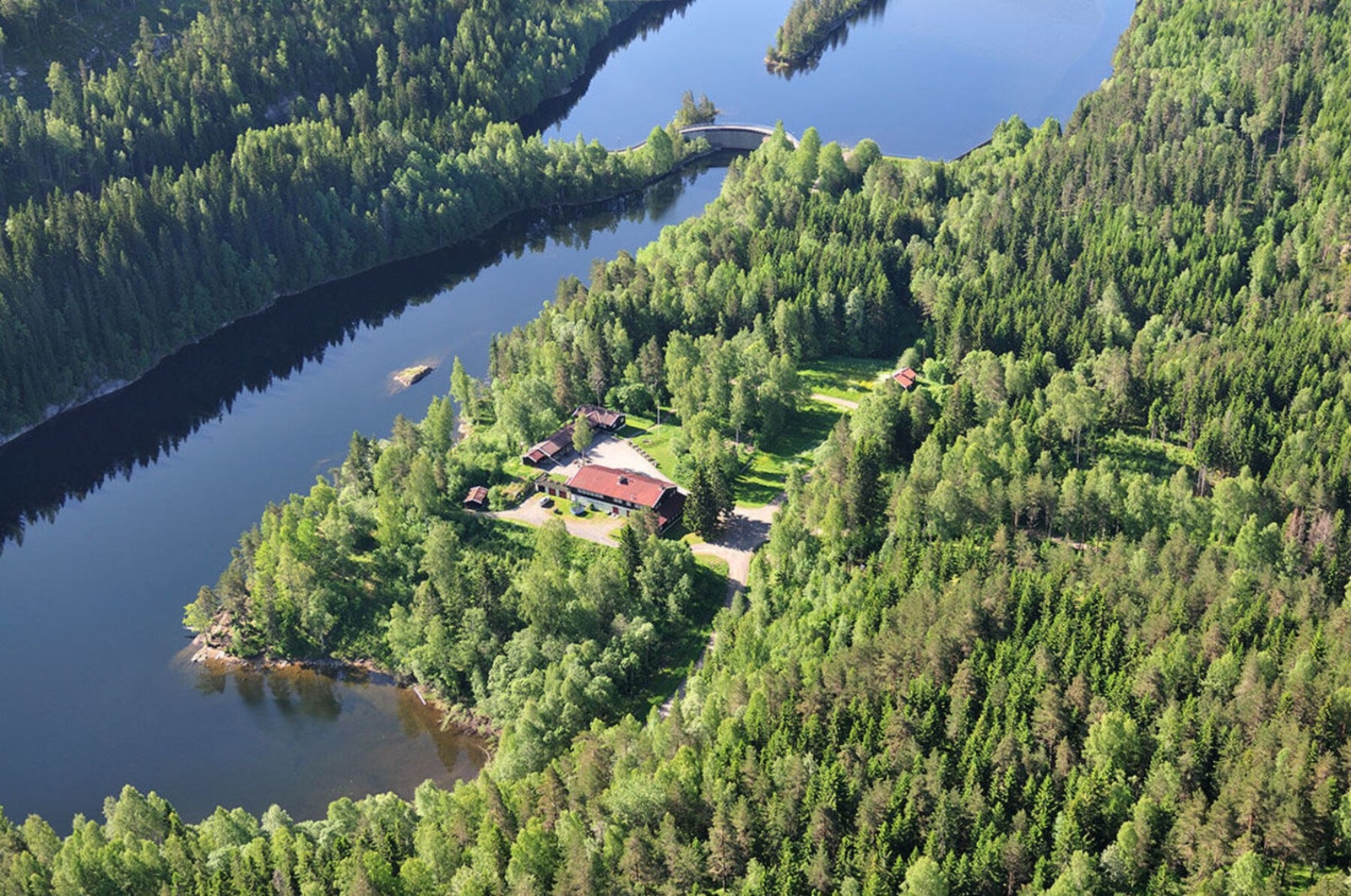 Mariholtet ligger ved Elvåga hvor det er fiske og bademuligheter og fantastiske turstier Galleribilde