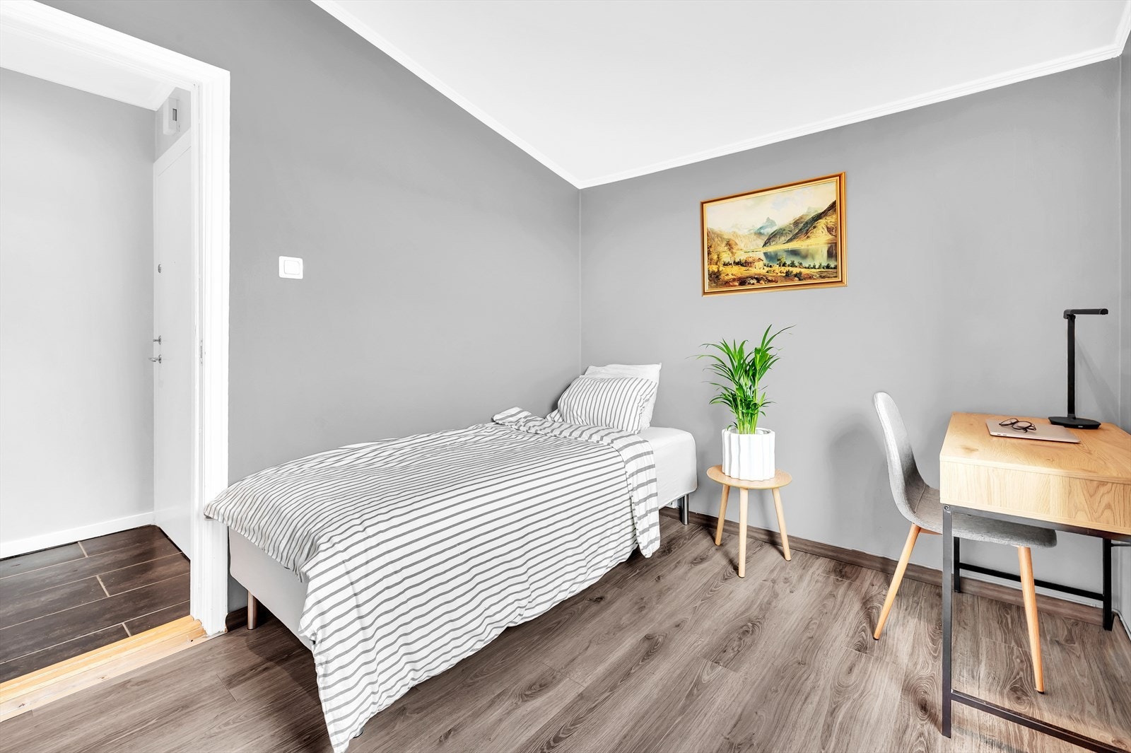 Dette rommet passer perfekt som gjesterom, barnerom eller hjemmekontor. Galleribilde