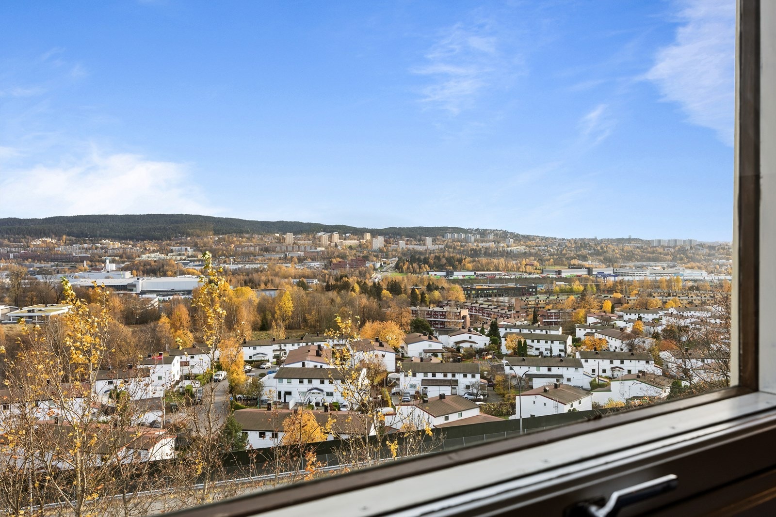 Utsikten fra kjøkkenvinduet. Galleribilde