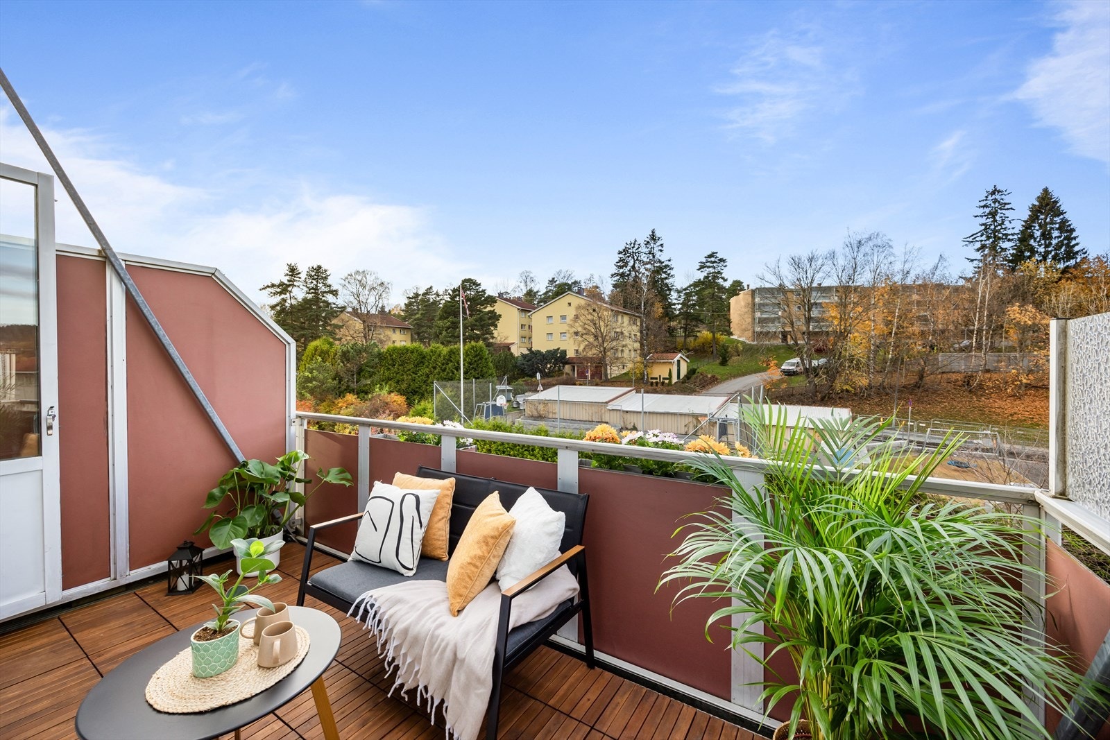 Vestvendt balkong på ca. 8,6 kvm. Galleribilde