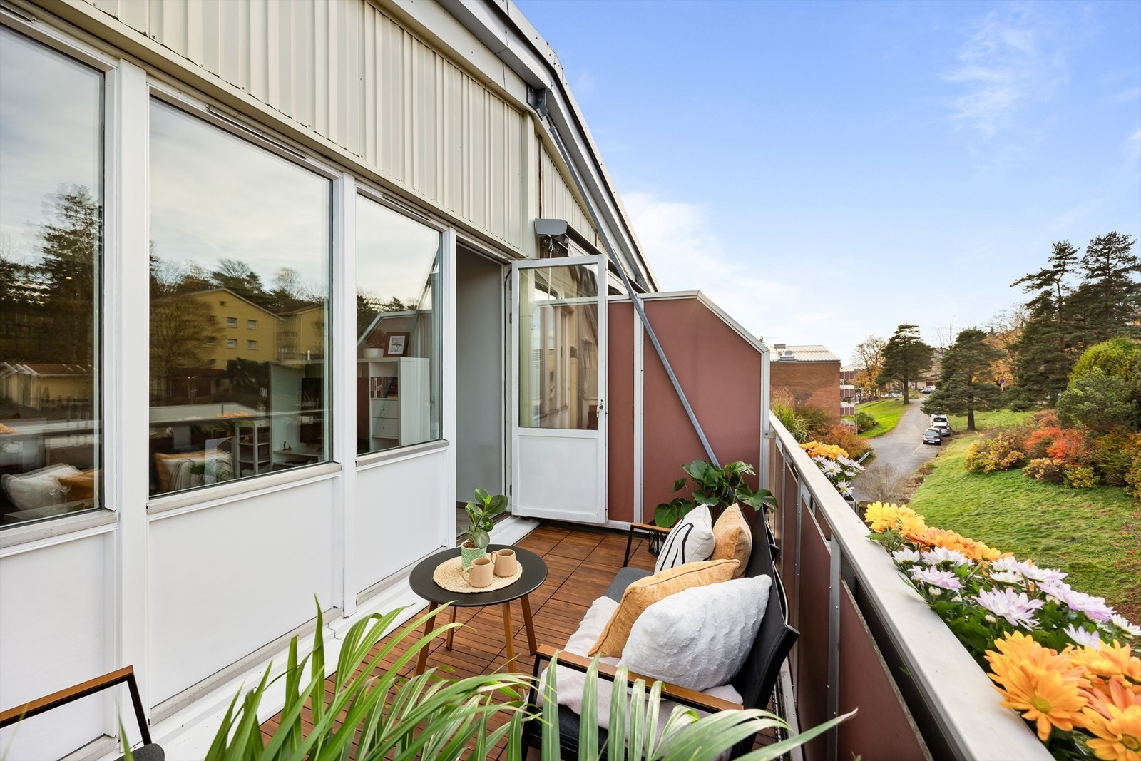 God plass til utemøblement og grill. Galleribilde