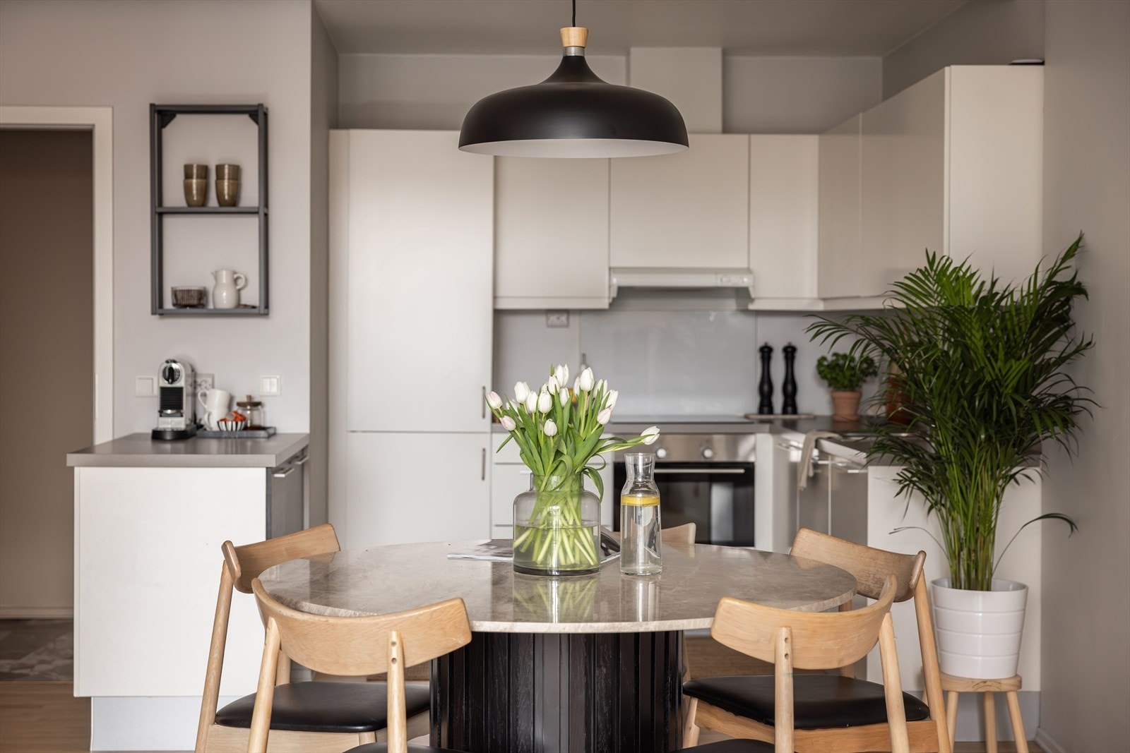 Felleskostnadene inkluderer oppvarming og varmtvann. Galleribilde