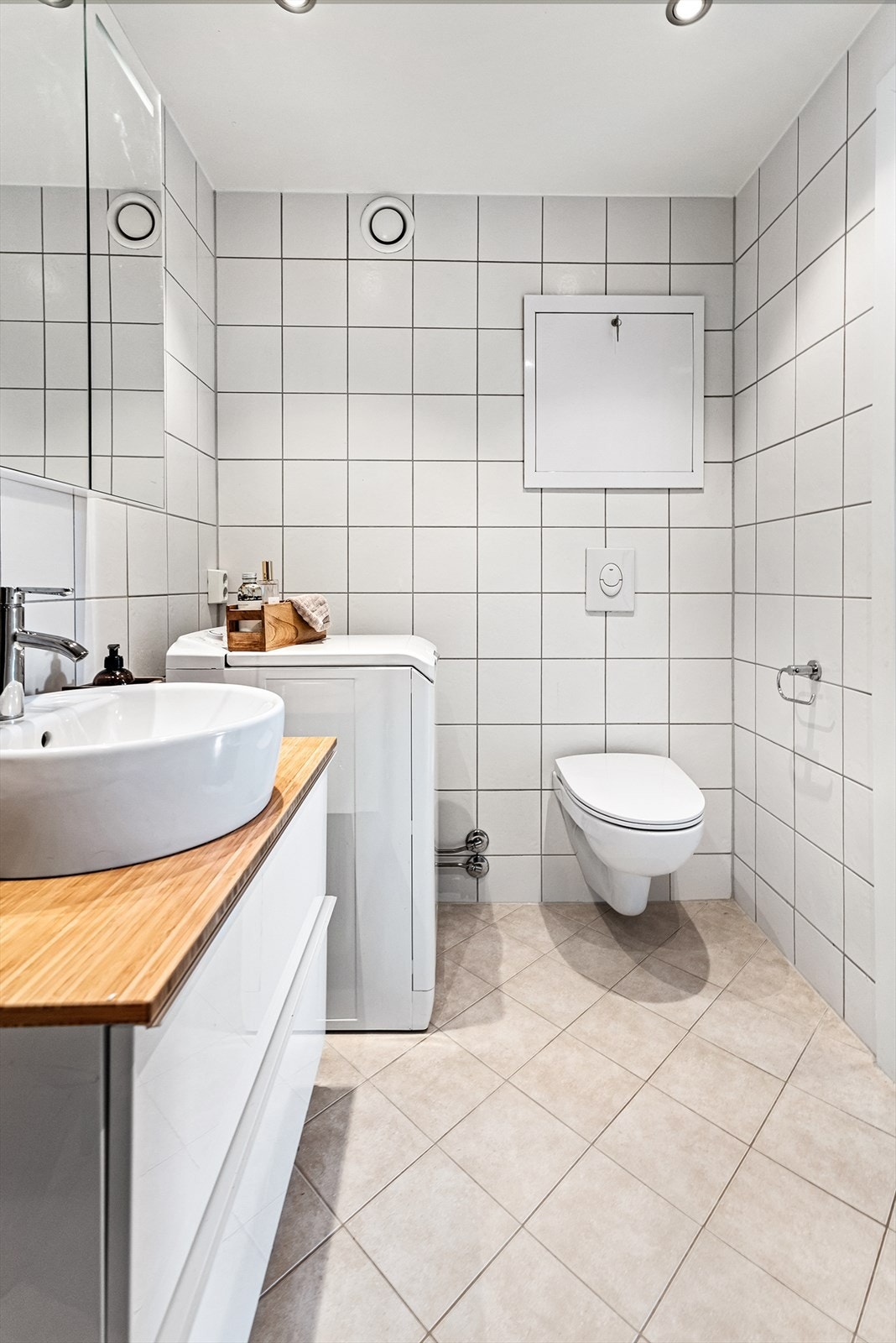 Opplegg for vask og tørk. Plass til 60 x 60 maskin Galleribilde