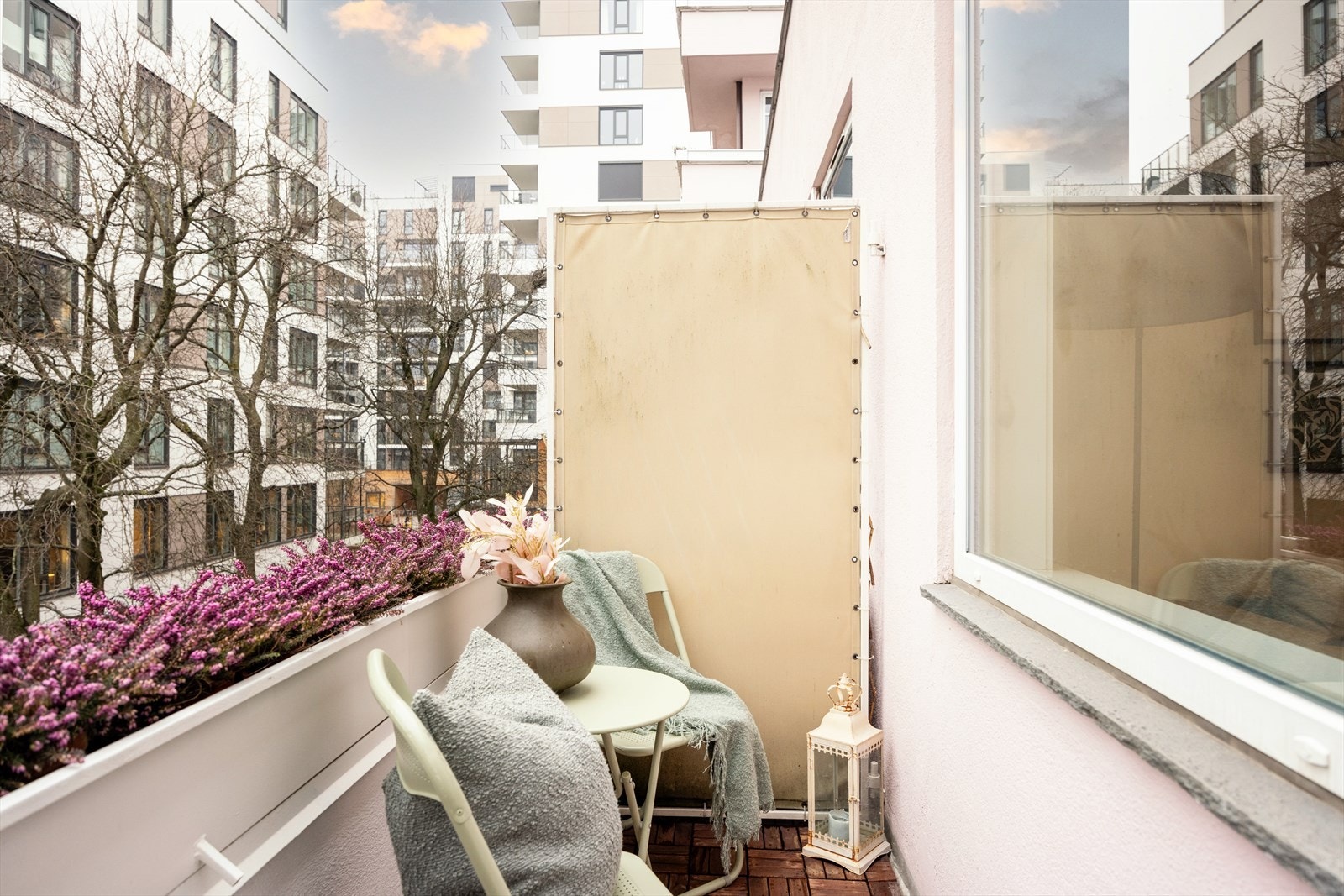 Balkongen er på ca 3 kvm Galleribilde