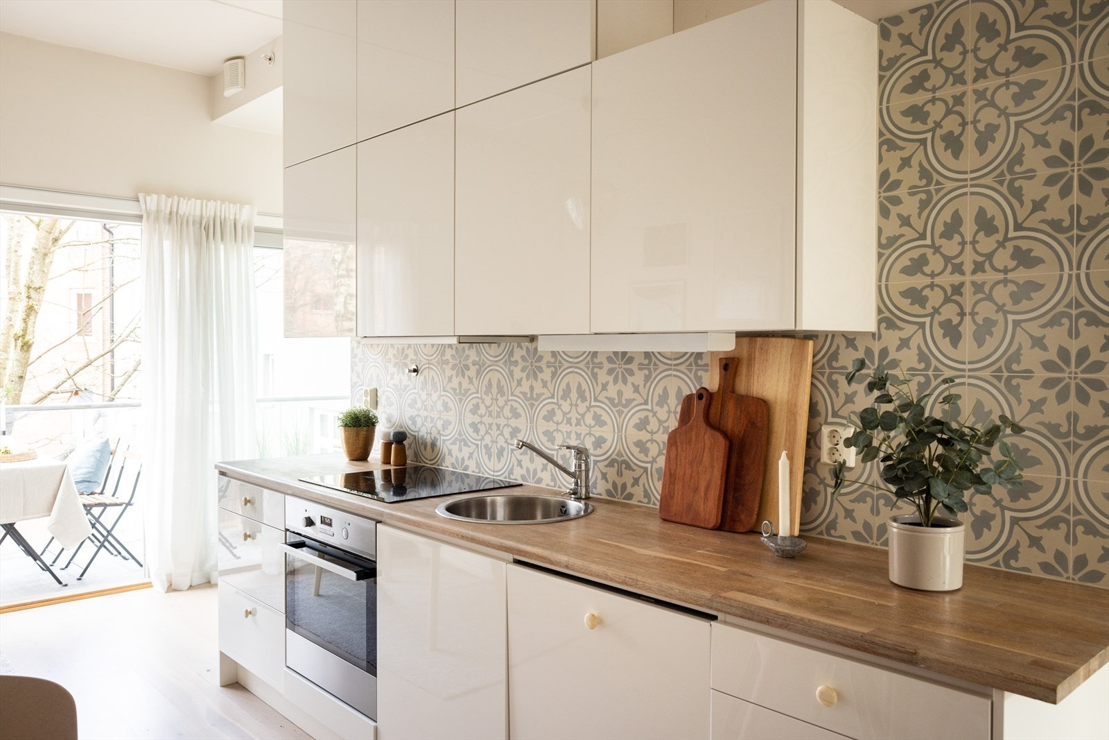 Det er montert ventilator med kullfilter. Galleribilde