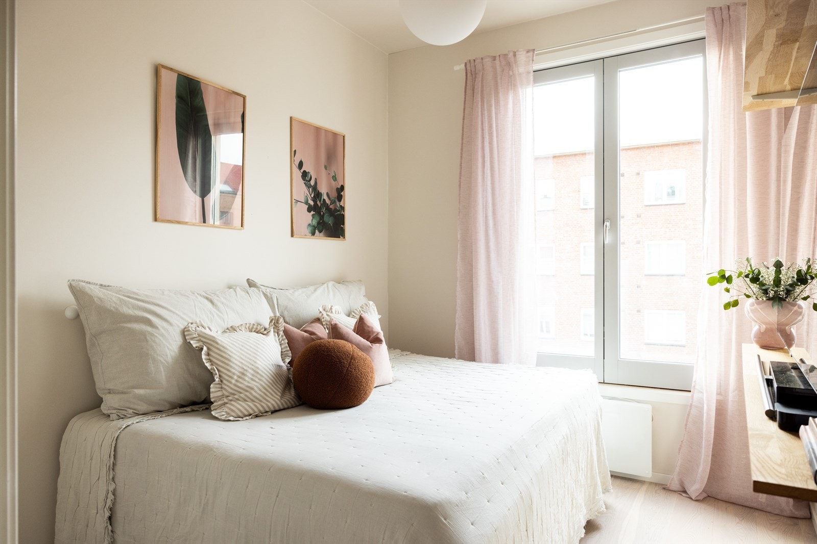 Soverom 2 er også av god størrelse. Galleribilde