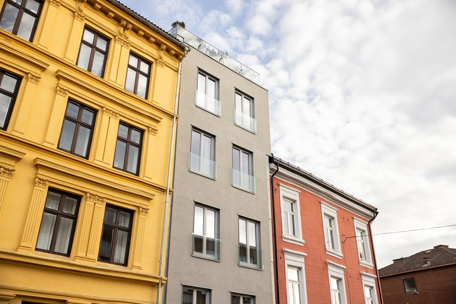 Leiligheten ligger i et infill-bygg fra 2015. Galleribilde