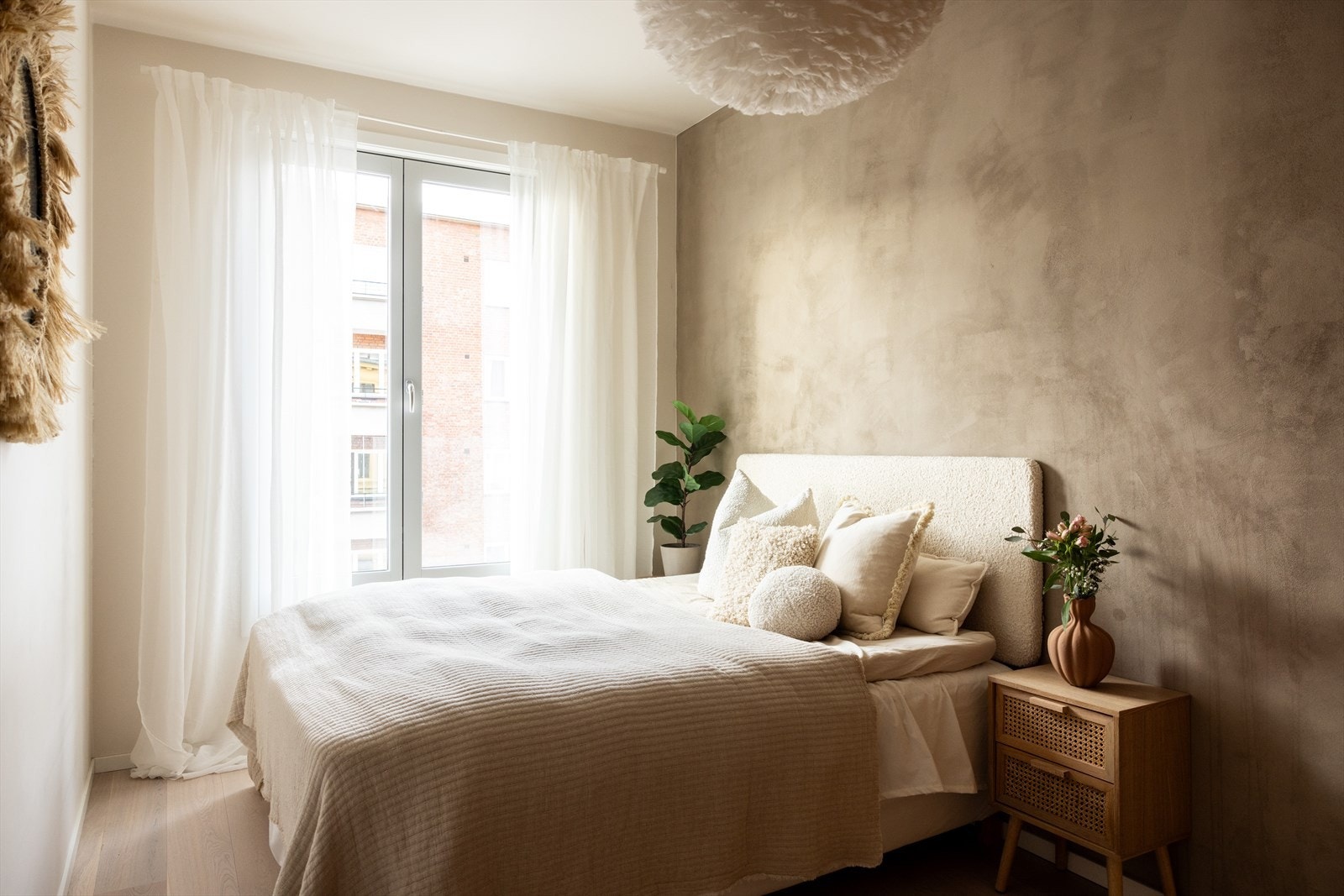 Leiligheten har to gode soverom, begge med adkomst fra stuen. Galleribilde