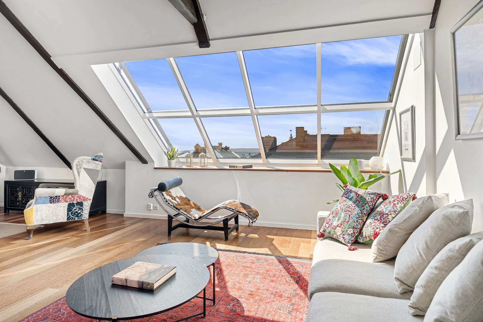 Velkommen til President Harbitz gate 1 - En meget attraktiv og stor loftsleilighet med privat takterrasse. Heisadkomst til etasjeplan Galleribilde