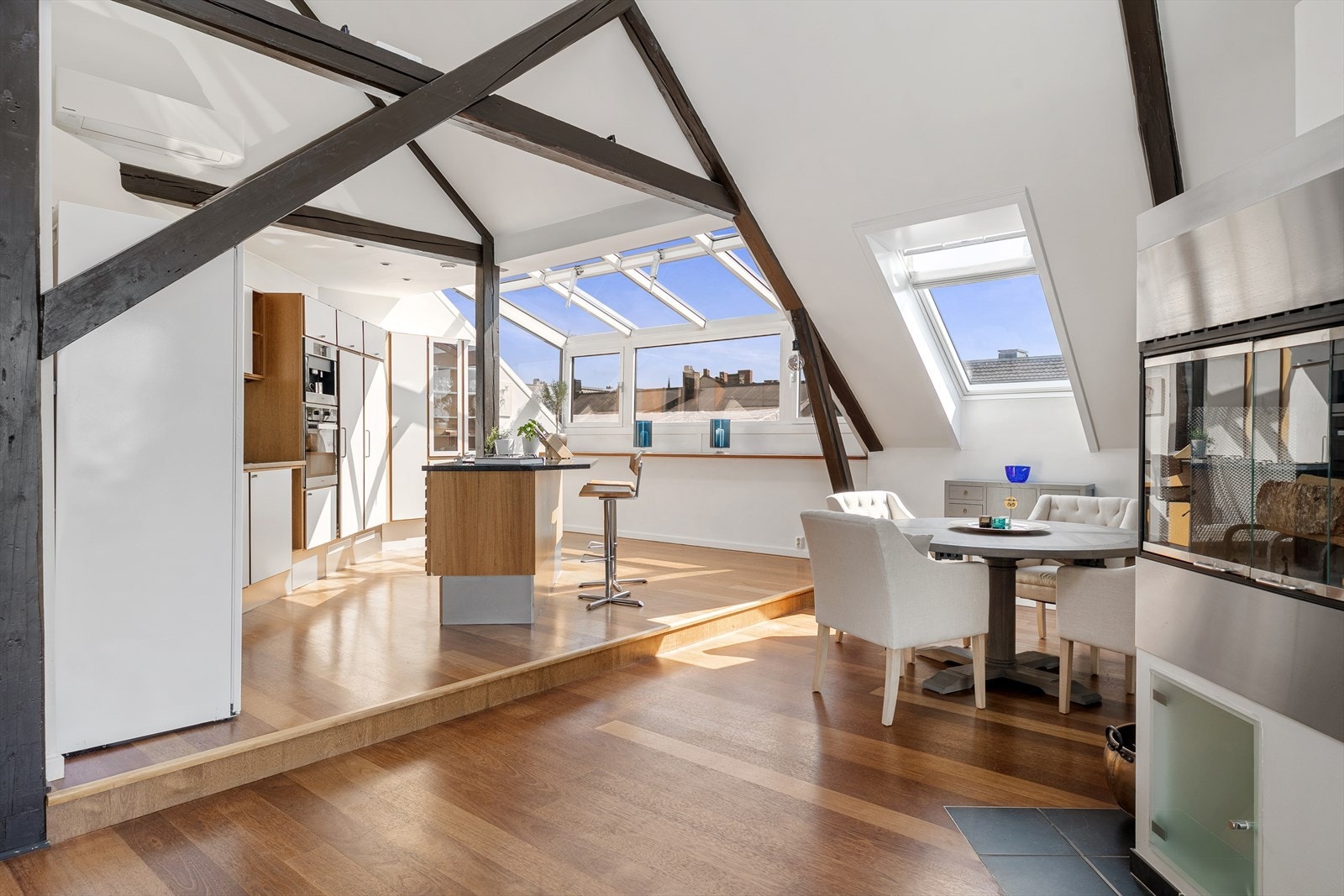 Stue mot kjøkken Galleribilde