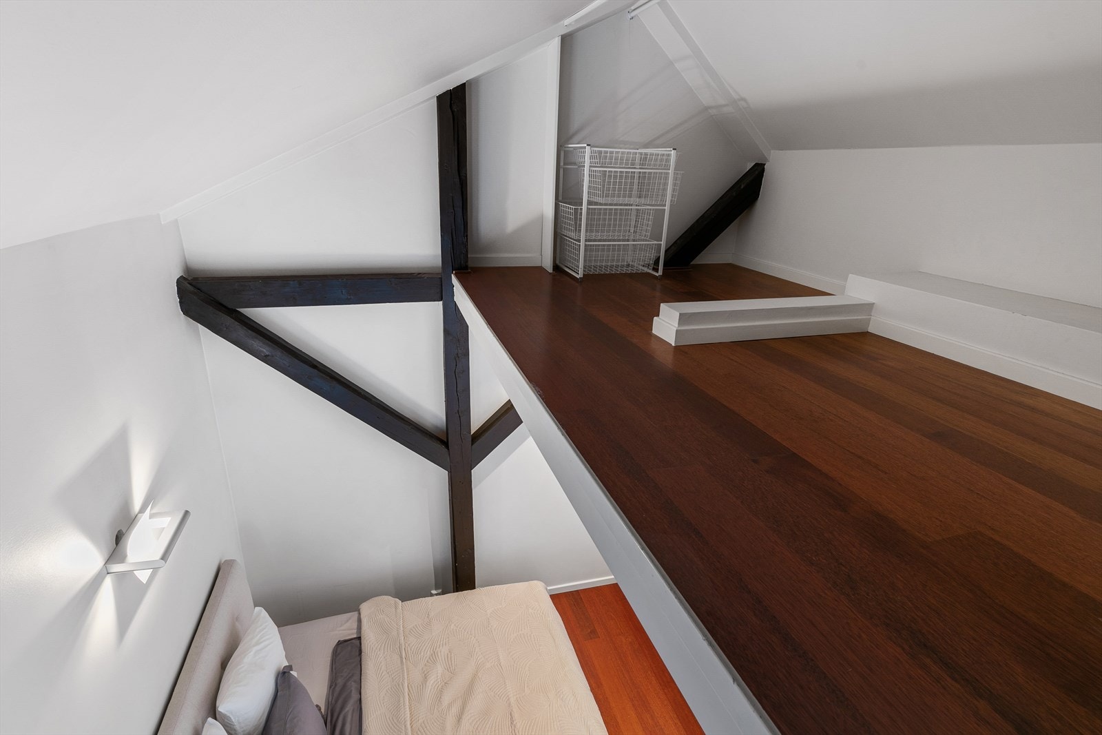 Hems på ca. 8 kvm gulvareal på hovedsoverom Galleribilde