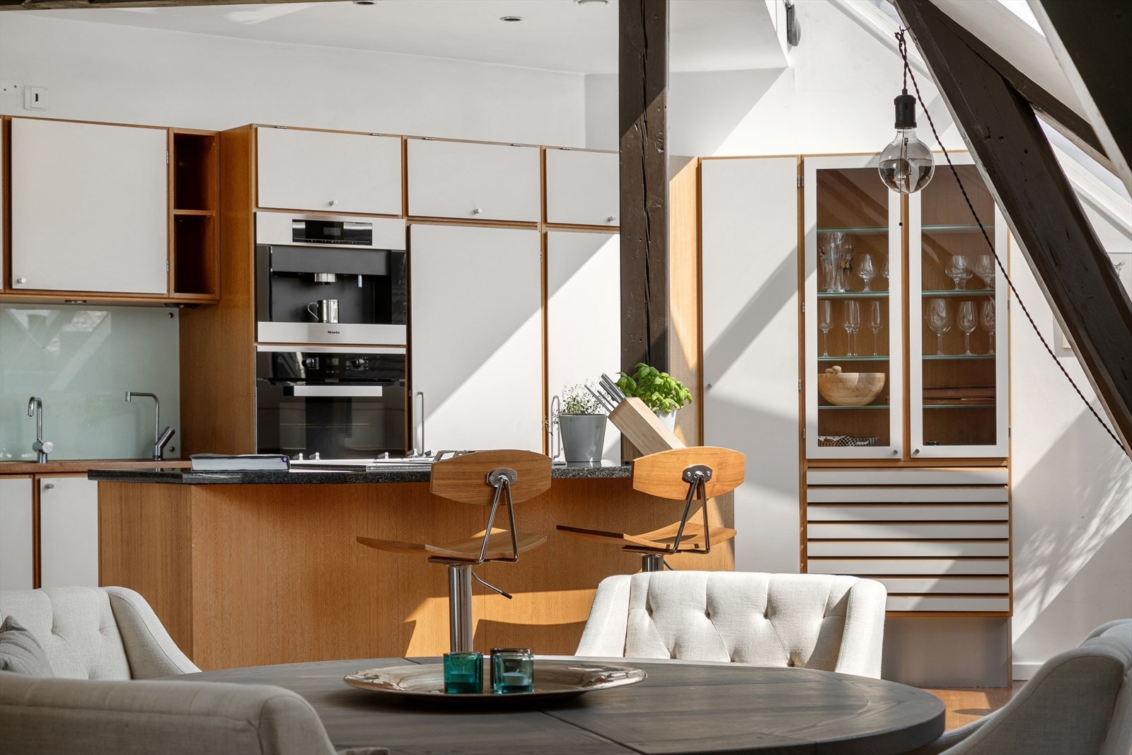 Fra stuen mot kjøkken Galleribilde