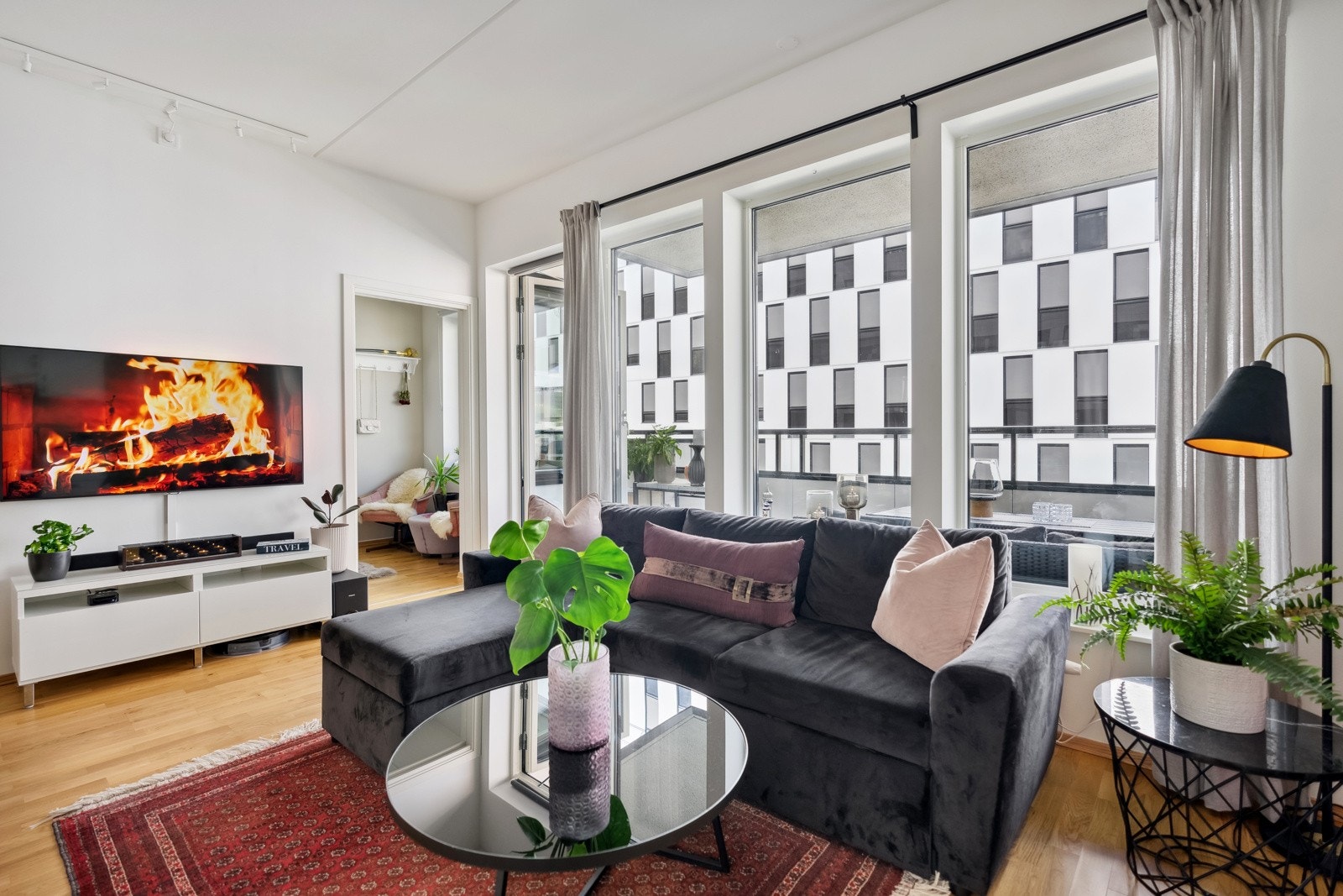 Lys og lekker leilighet med åpen og arealeffektiv planløsning Galleribilde