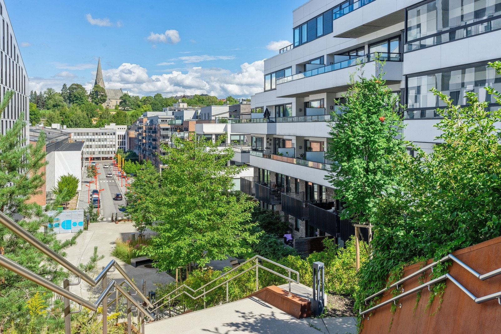 Fasade - pent opparbeidet uterom Galleribilde