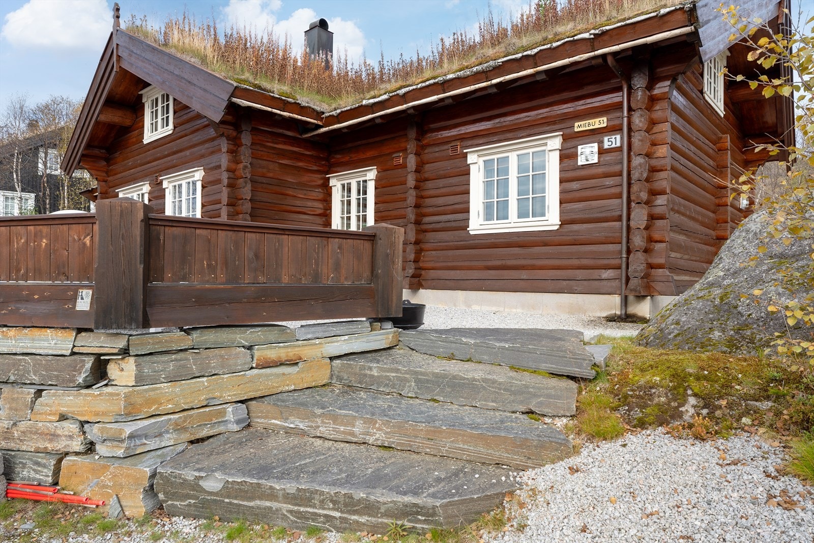Solid natursteinstrapp er varig og flott Galleribilde