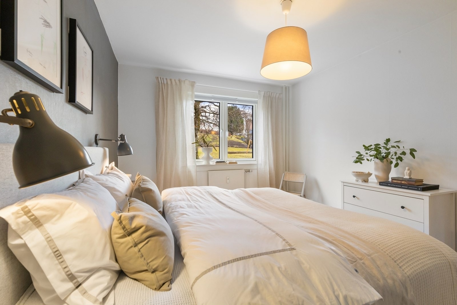 Hyggelig utsyn til fellesarealer retning øst. Galleribilde