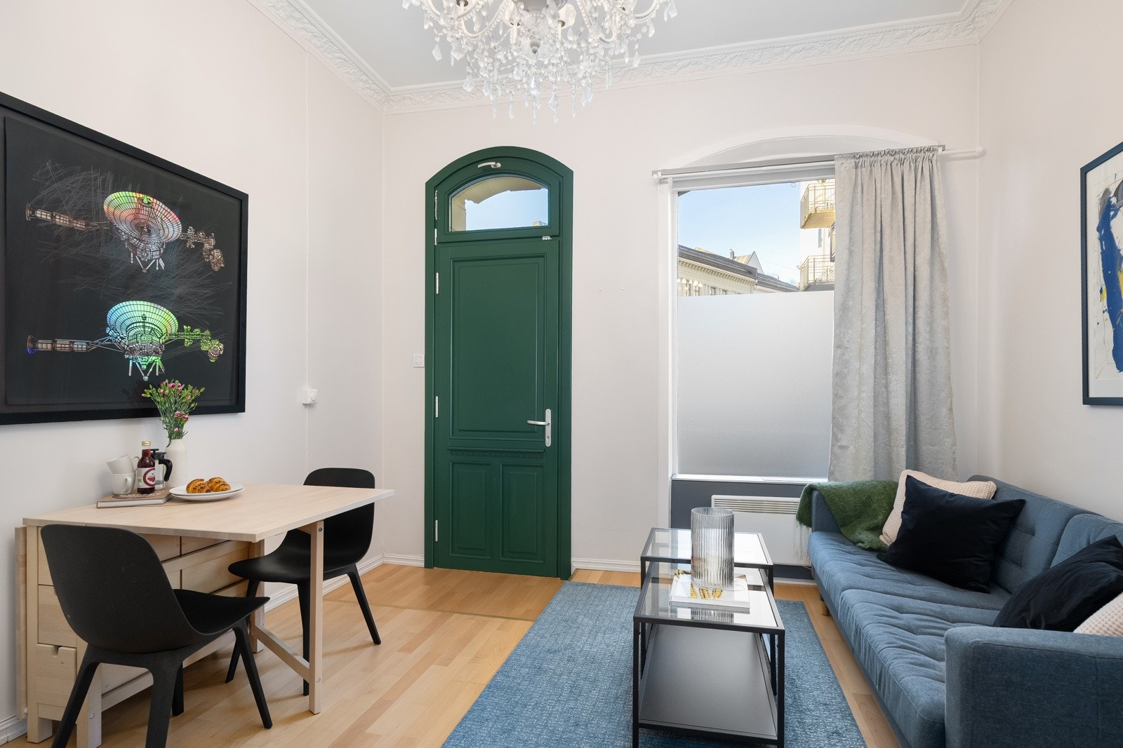 Plass til sofagruppe og spisebord Galleribilde