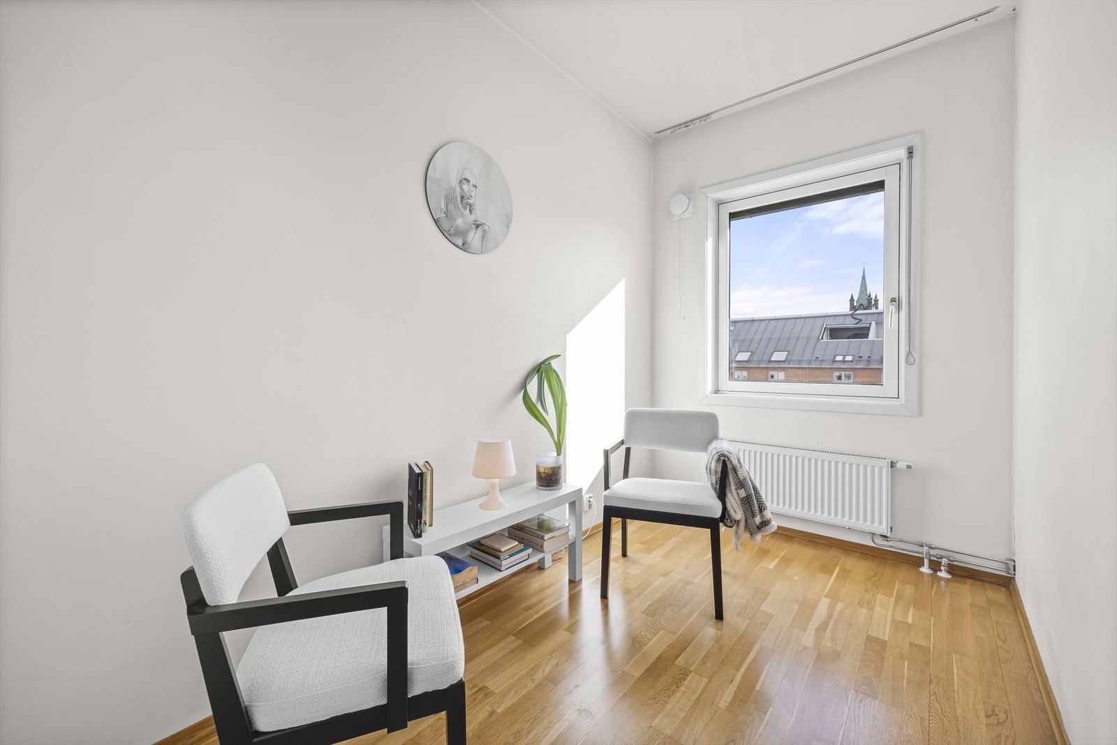 Soverom 2 har også god plass for seng, og eventuelt garderobeskap Galleribilde