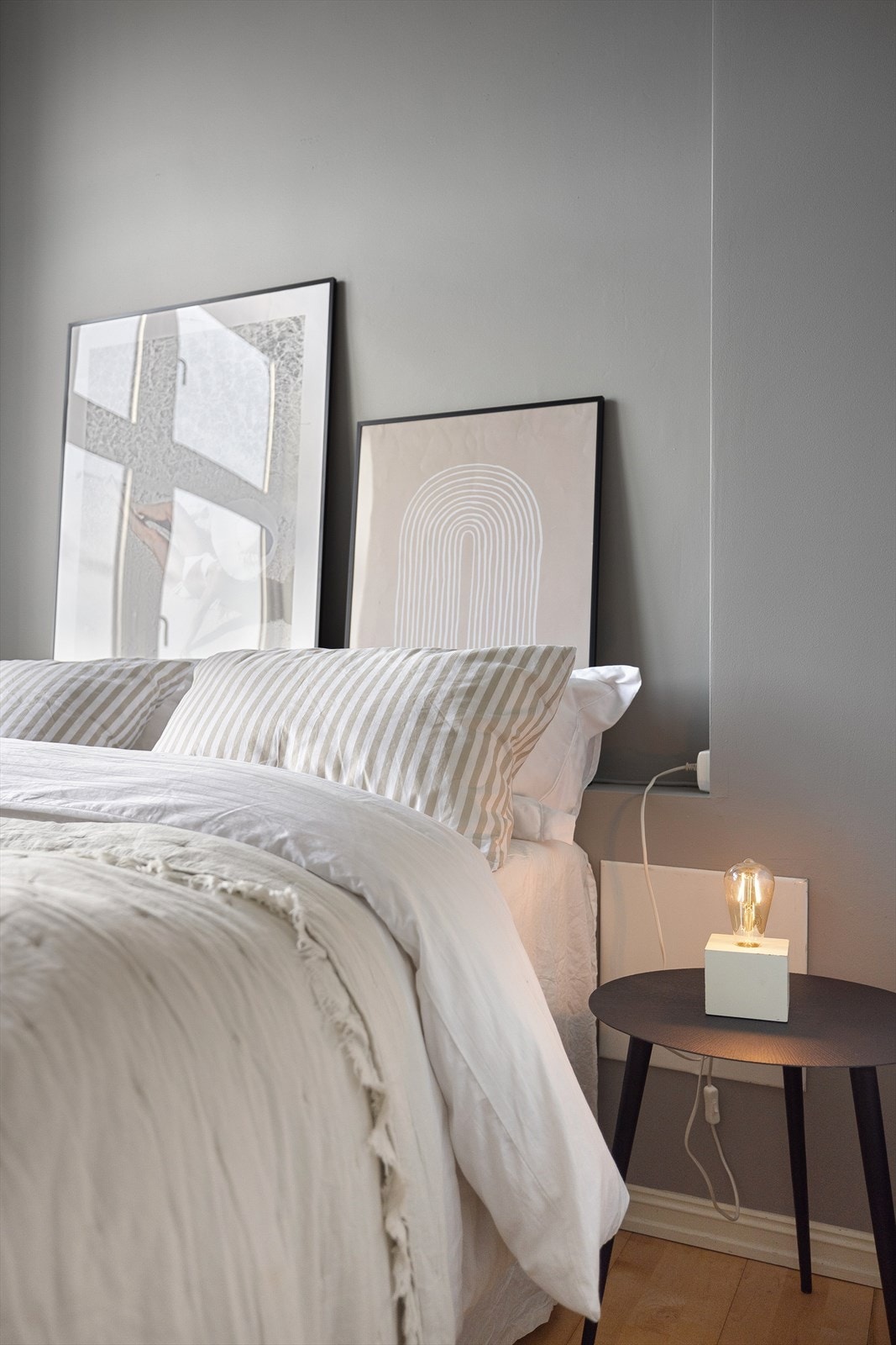 Soverommet er romslig med gode møbleringsmuligheter Galleribilde