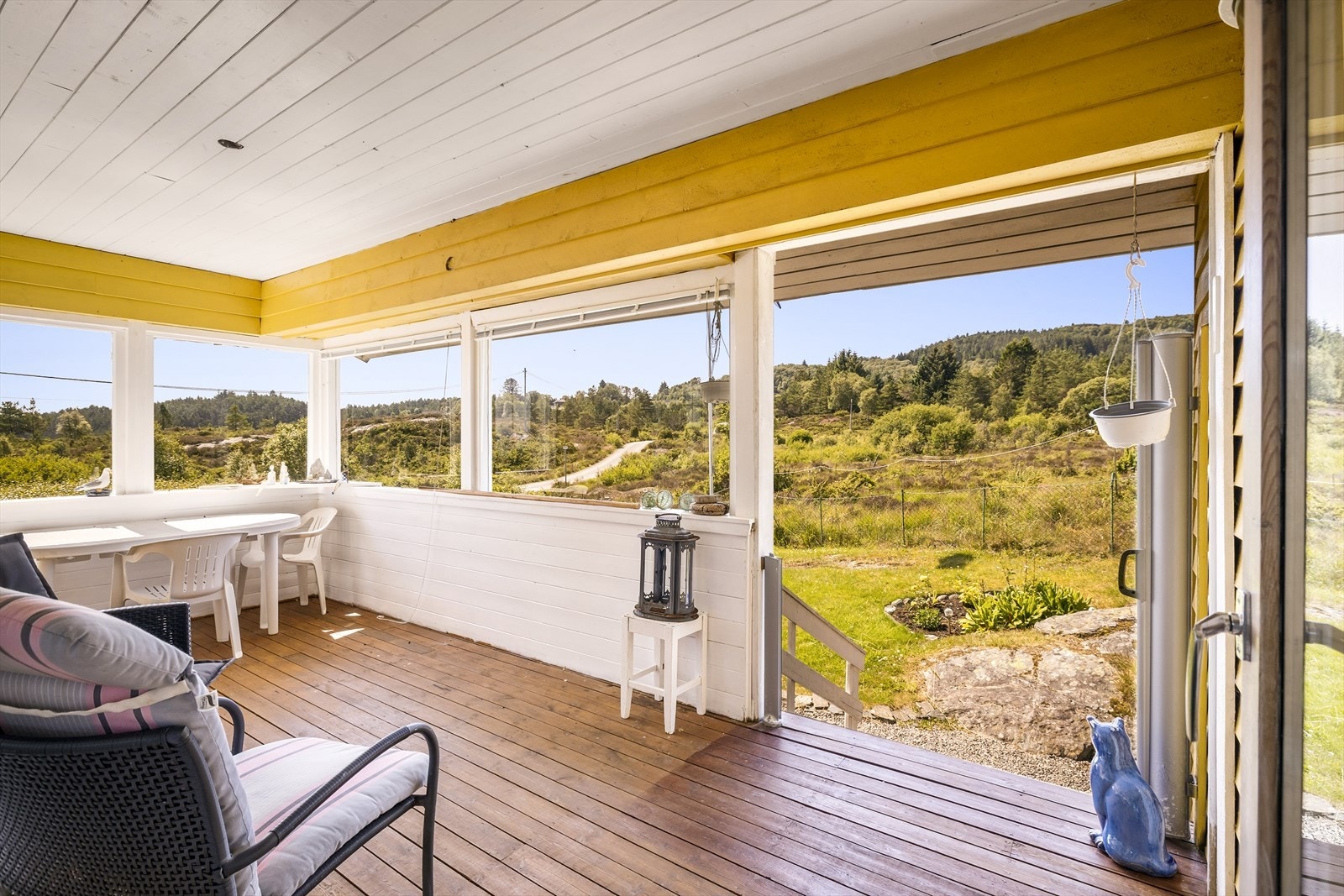 Fra stuen har du direkte adkomst til boligens terrasse. Galleribilde