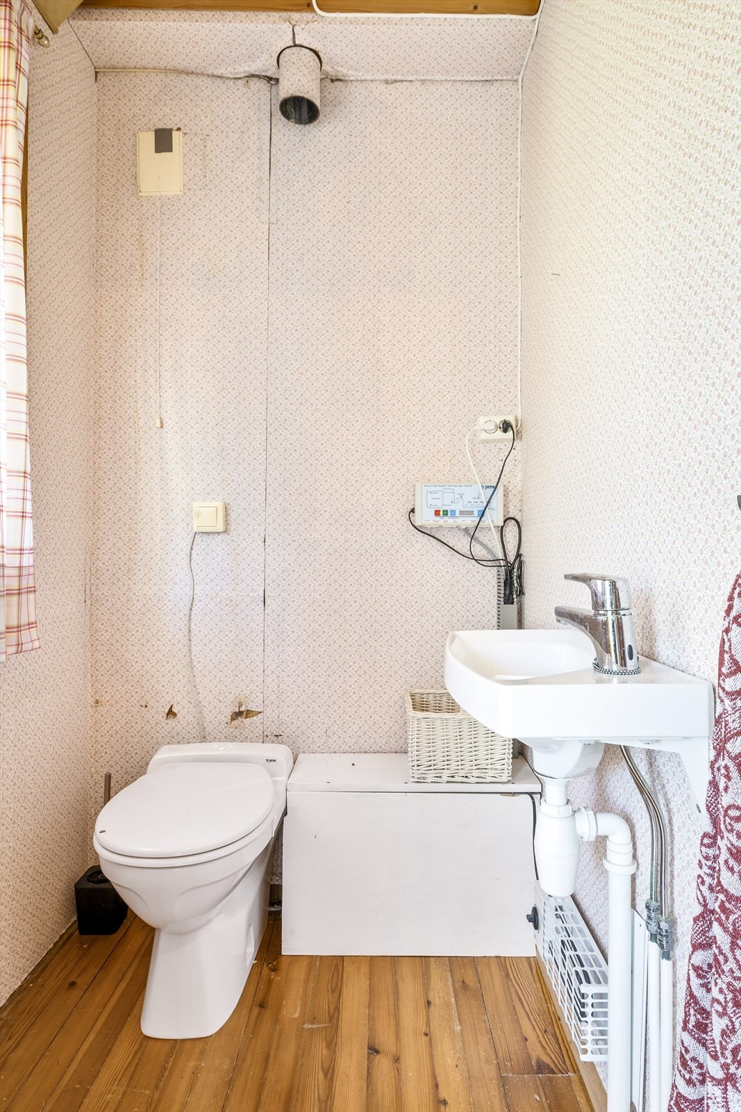 Like ovenfor badet finner du et toalettrom. Galleribilde