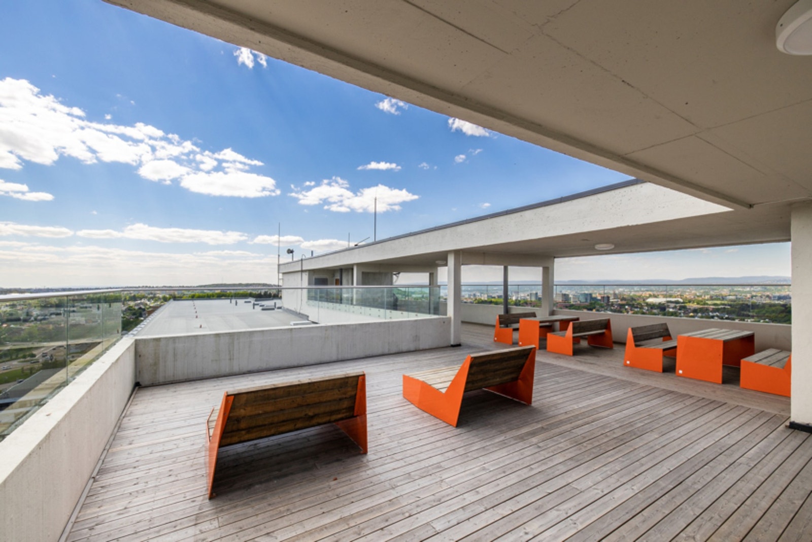 Takterrasse i borettslaget som beboerne kan benytte seg av Galleribilde