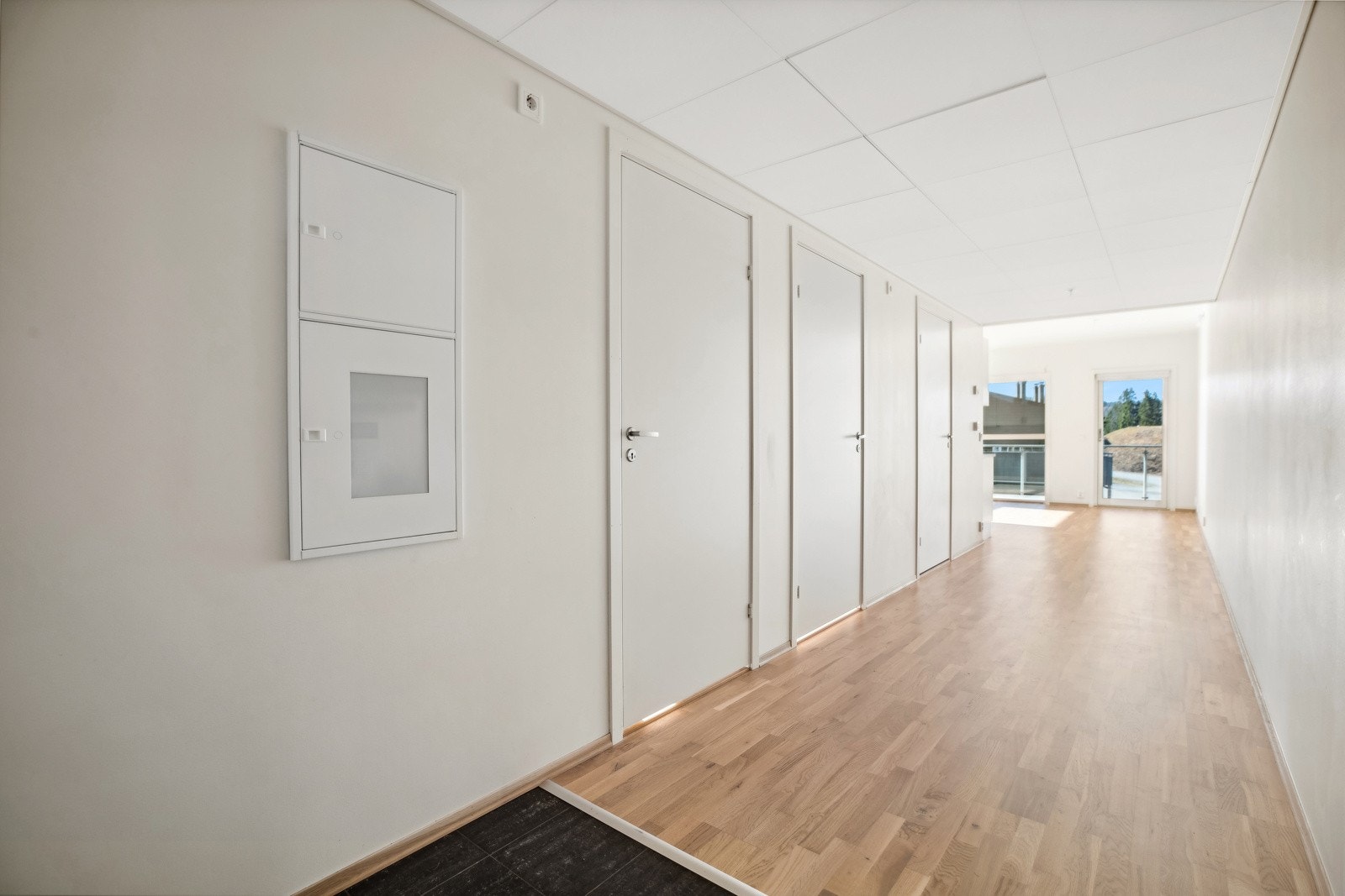 Pene overflater med vannbåren gulvvarme. Flytt rett inn! Galleribilde