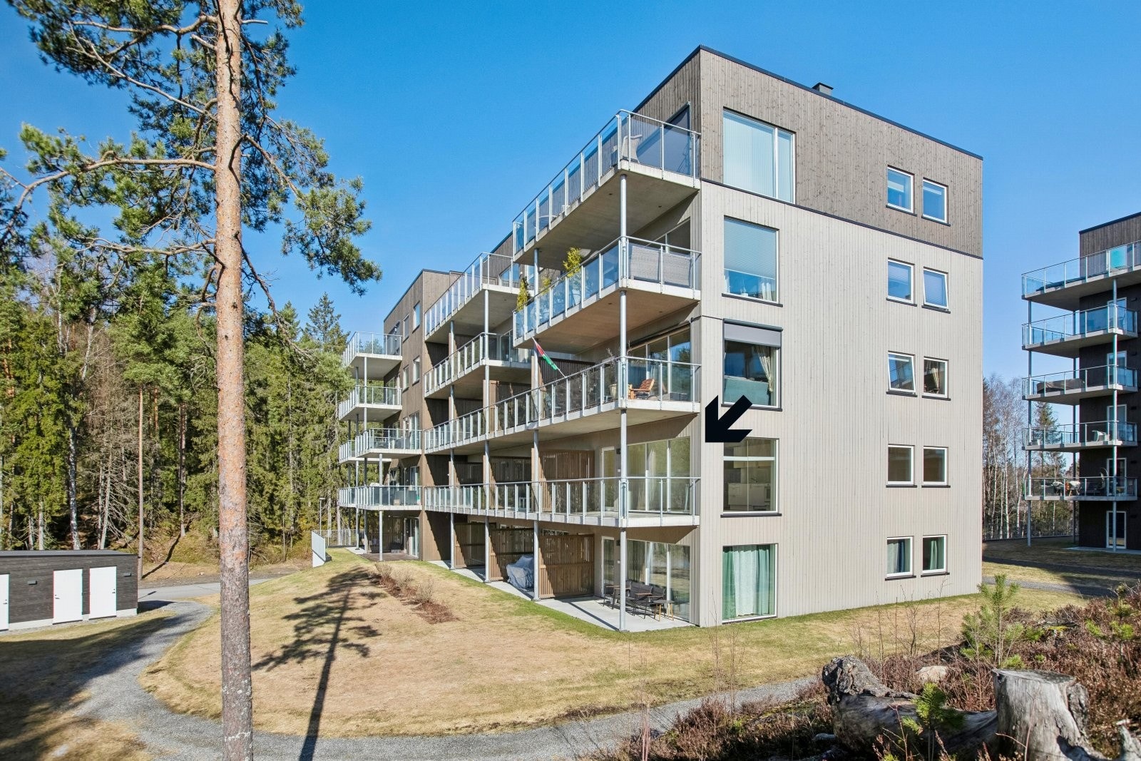 Leiligheten har en fin beliggenhet i 2. etasje. Galleribilde