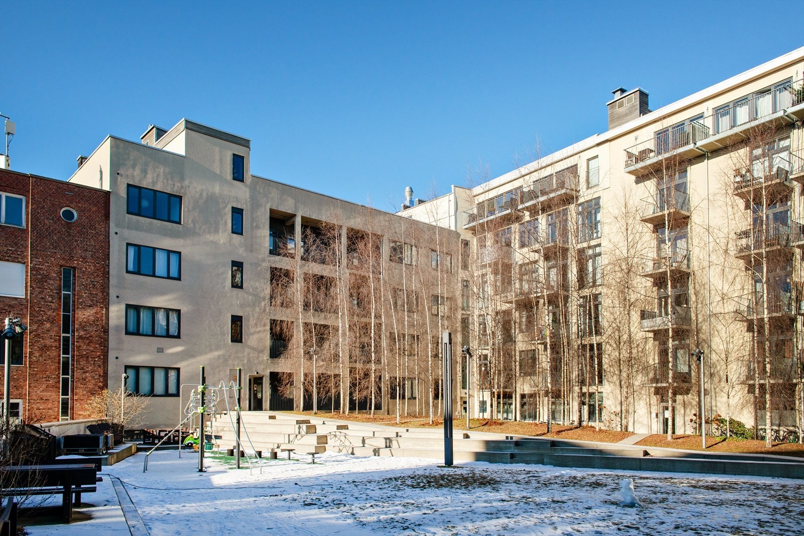 Arkitekttegnet, meget flott bakgård til glede for store og små Galleribilde