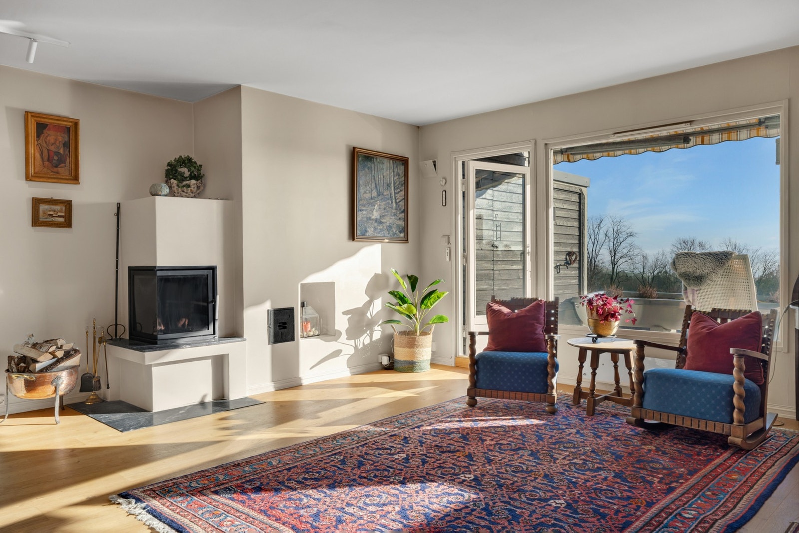 Stue med utgang til terrasse Galleribilde