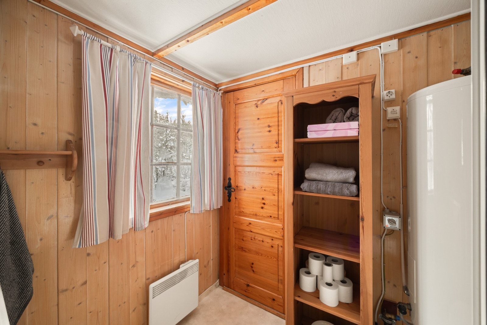 Badet holder en grei standard, og er målt til 3,7 kvm. Galleribilde