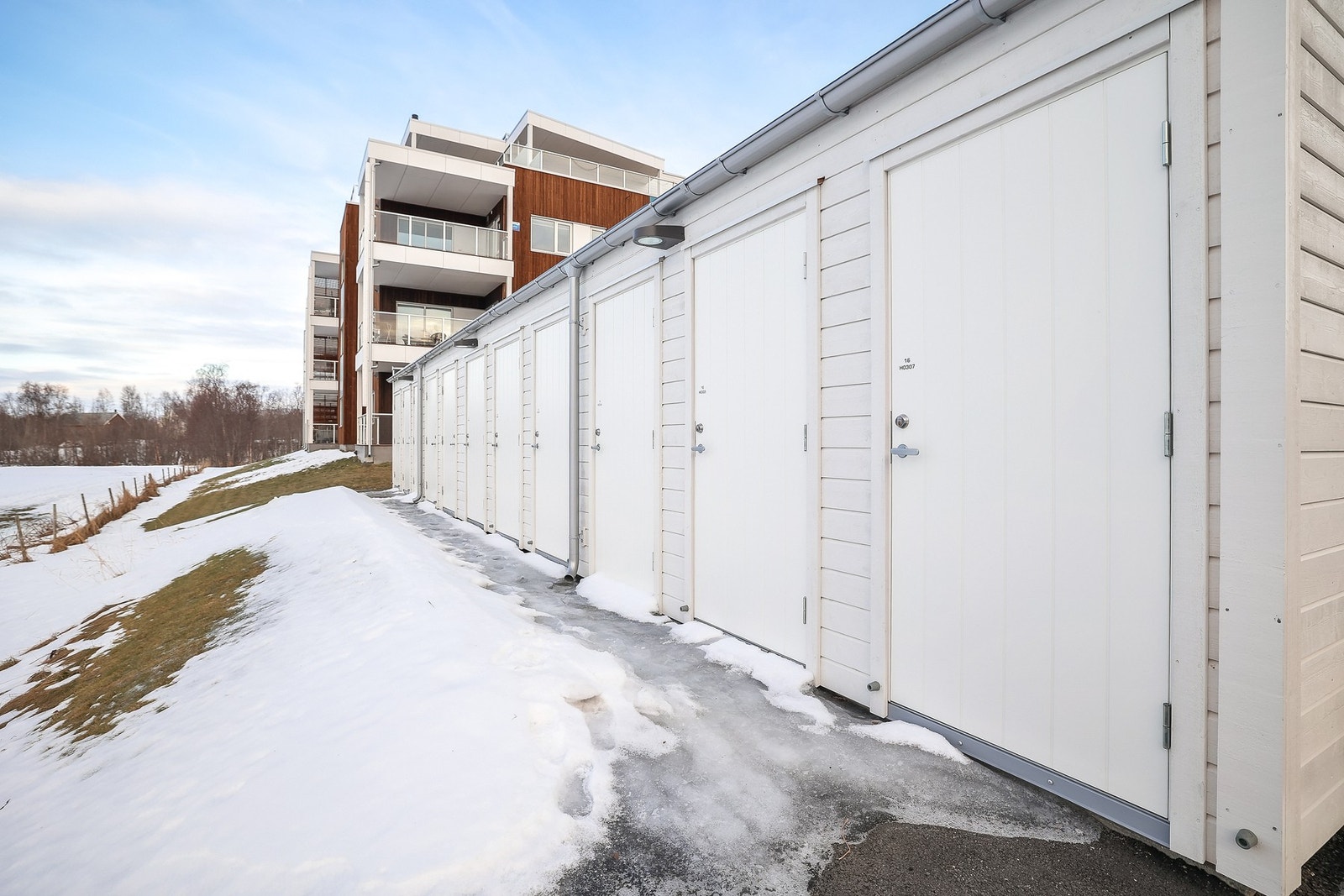 Frittstående bod for ekstra oppbevaring. Galleribilde