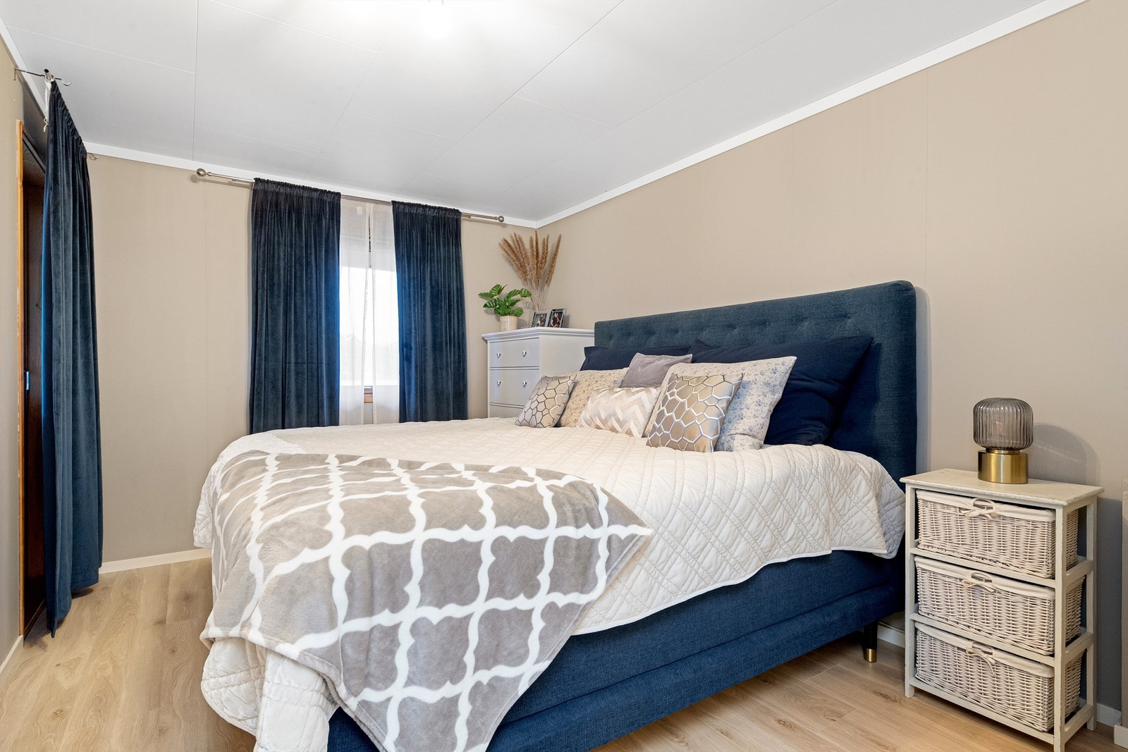 Hovedsoverom med utgang til terrasse Galleribilde