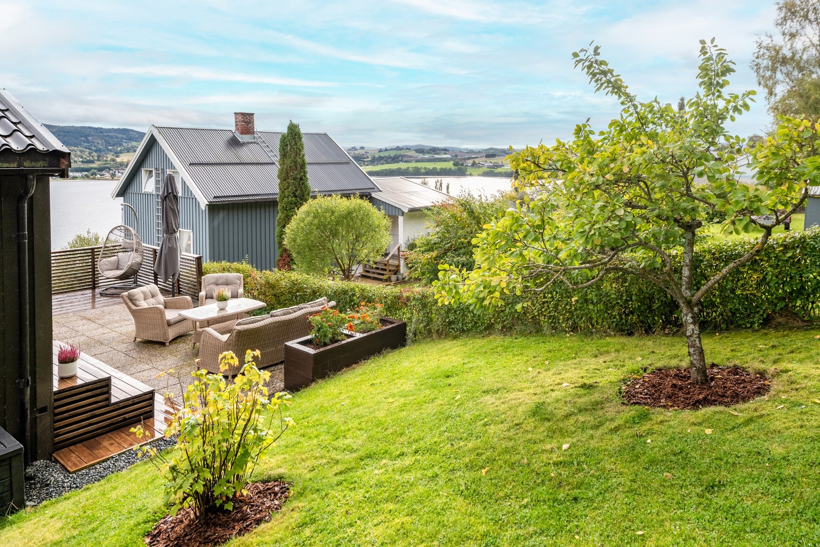 Enkel adkomst fra 1.etasje ut på boligens uteplass. Galleribilde