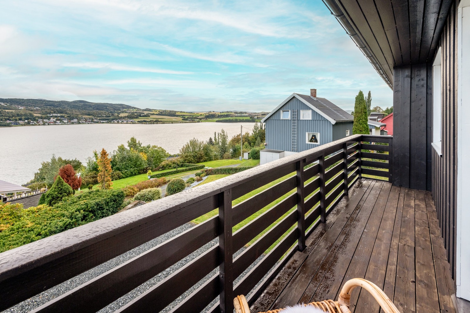 Balkongen har plass til sittemøbler. Galleribilde