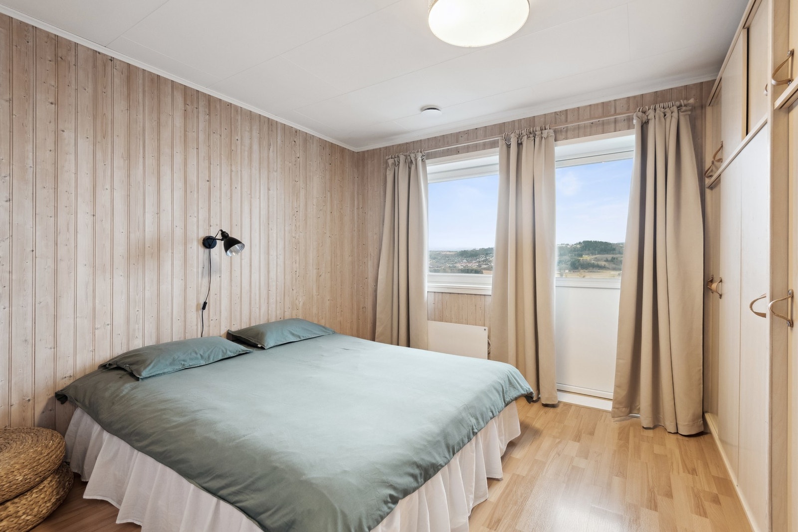 Hovedsoverommet har god plass til dobbeltseng og garderobe. Galleribilde