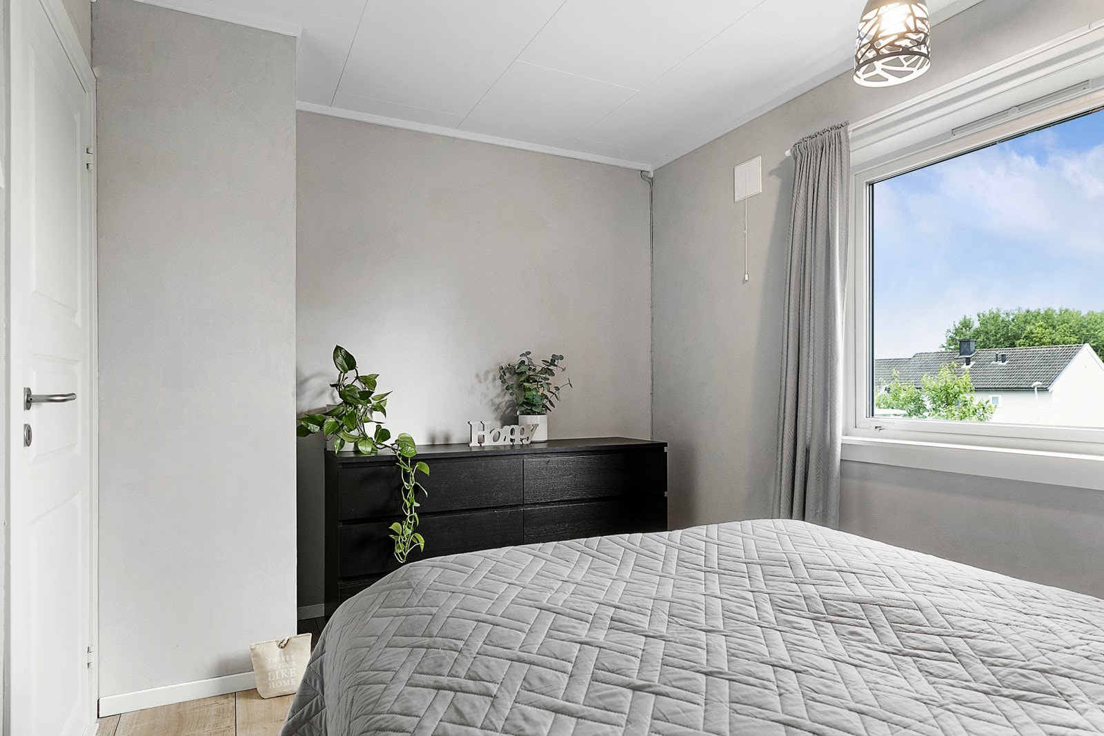 Nye gulv på soverom i 2022. Galleribilde