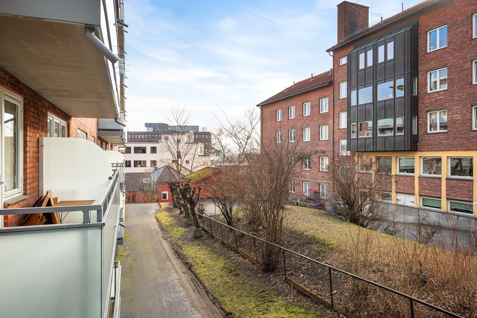 Leiligheten ligger sentralt til på Majorstuen med kort vei til butikker, kollektiv, parker og kafeèr Galleribilde