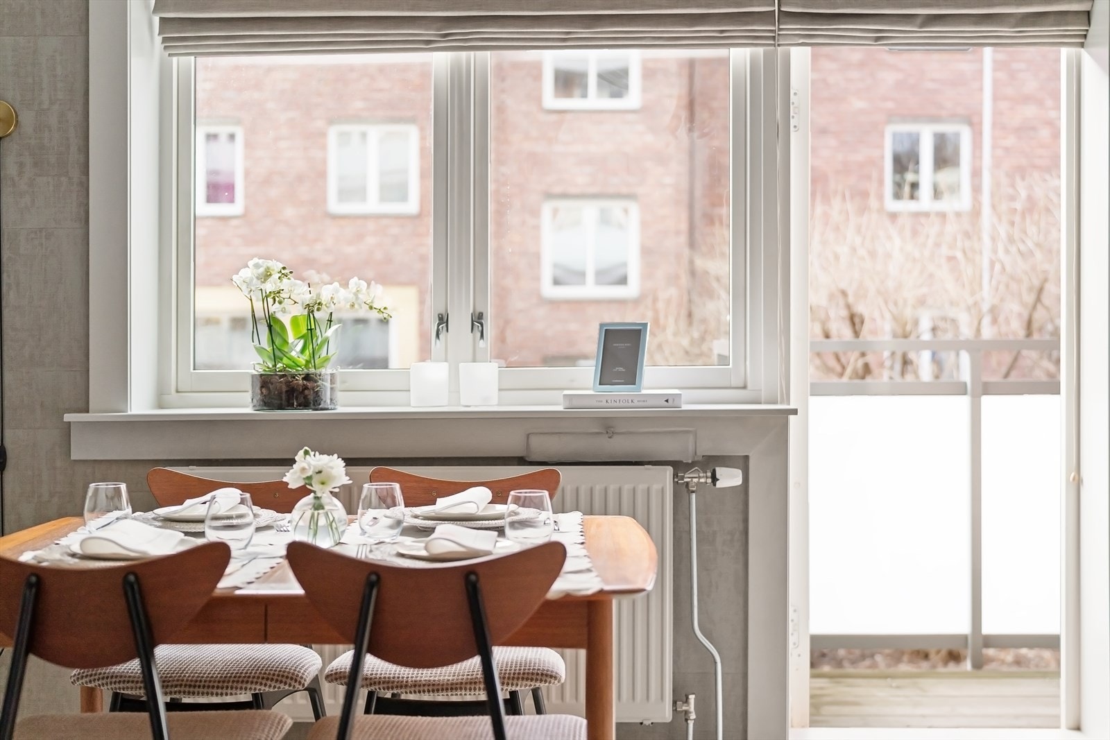 Leiligheten har oppvarming via radiator tilknyttet fjernvarme som er inkludert i felleskostnadene Galleribilde