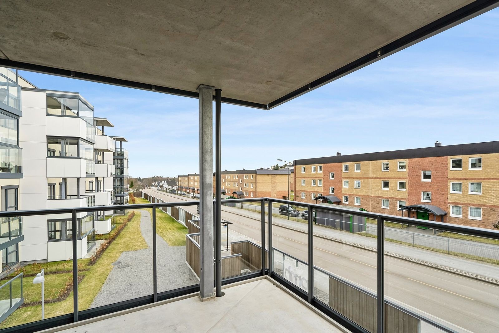 Leiligheten har en romslig balkong Galleribilde