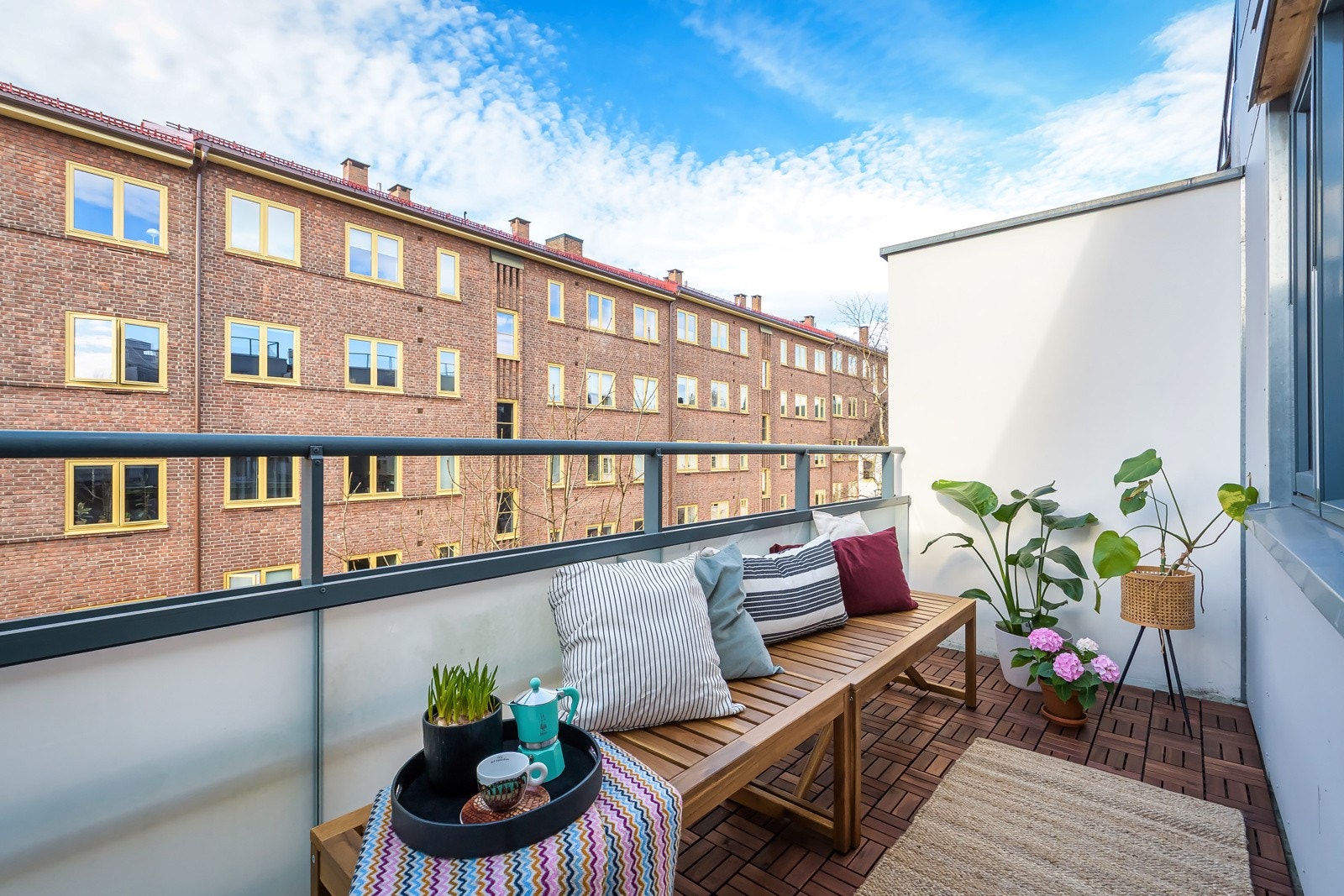 Fra stuen har du utgang til en flott nordvestvendt balkong på ca. 6m². Galleribilde