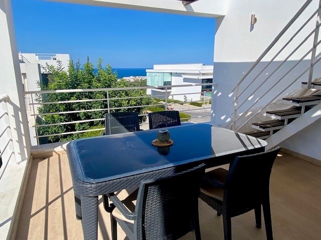 Uteplass ved stua Galleribilde